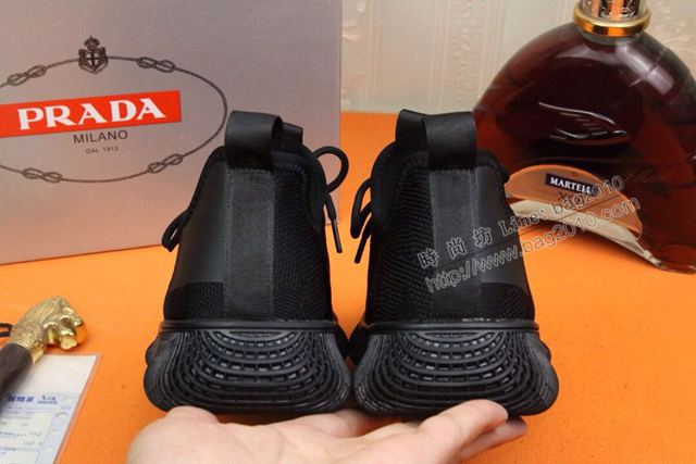 PRADA男鞋 爆單款 普拉達香港專櫃休閒鞋 透氣飛織彈力面料 休閒時尚黑色男鞋  hdx13521